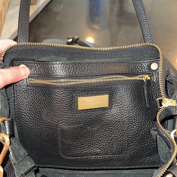 Elegant Black Leather Tote Bag - Picture 6 of 6